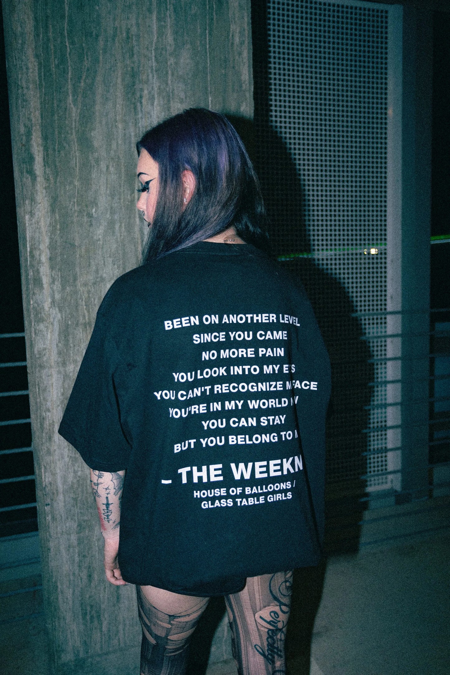 HOUSE OF BALLOONS / GLASS TABLE GIRLS T-SHIRT